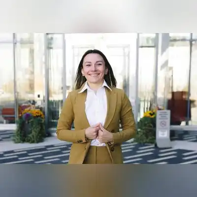 陈芳